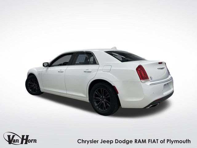 2021 Chrysler 300 LX photo 3