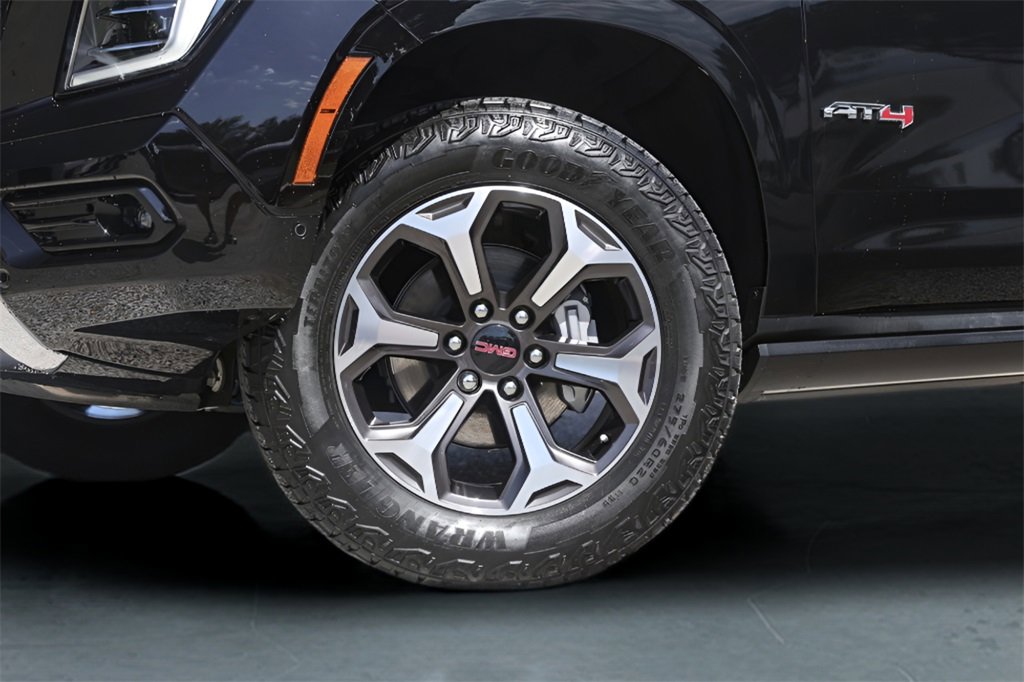 2025 Gmc Yukon AT4 Ultimate photo 3