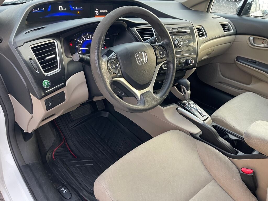 2013 Honda Civic LX photo 9