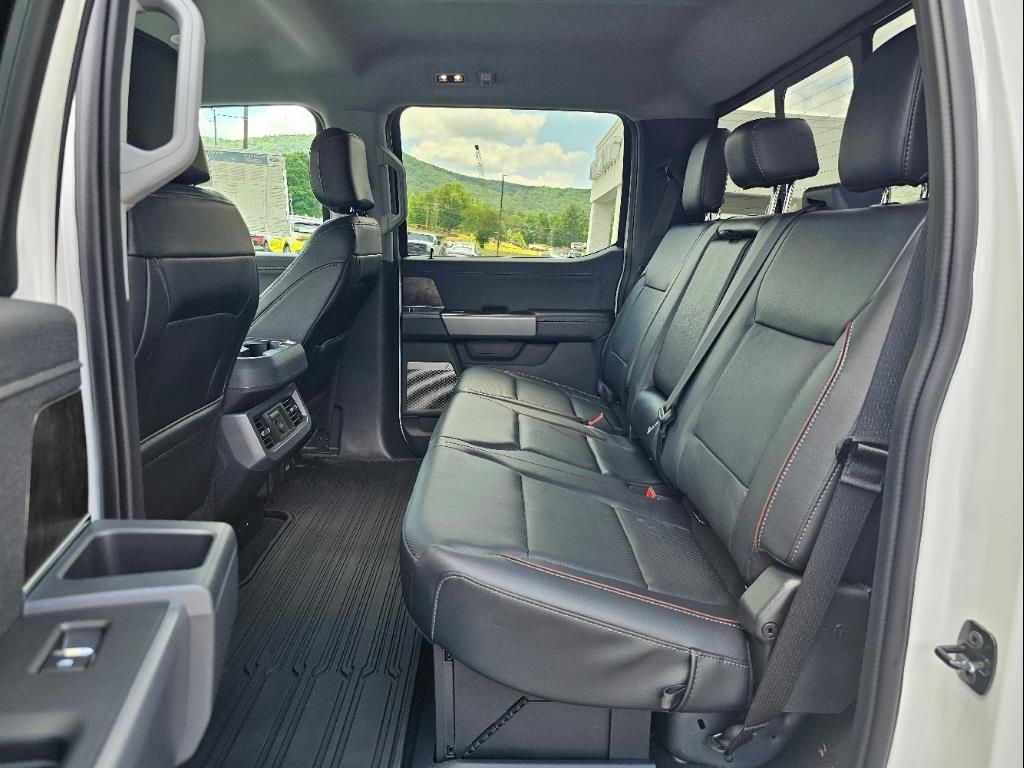 2024 Ford F-250 Lariat photo 16