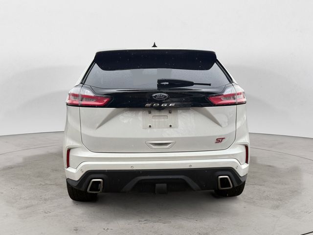 2022 Ford Edge ST photo 3