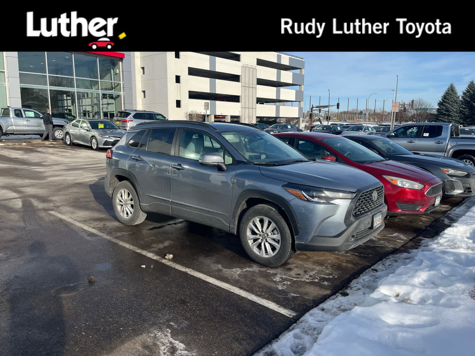 2023 Toyota Corolla Cross LE's photo