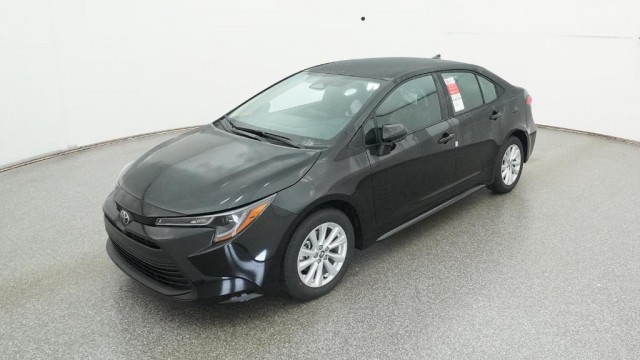 2026 Toyota Corolla LE's photo