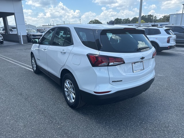 2024 Chevrolet Equinox LS photo 2