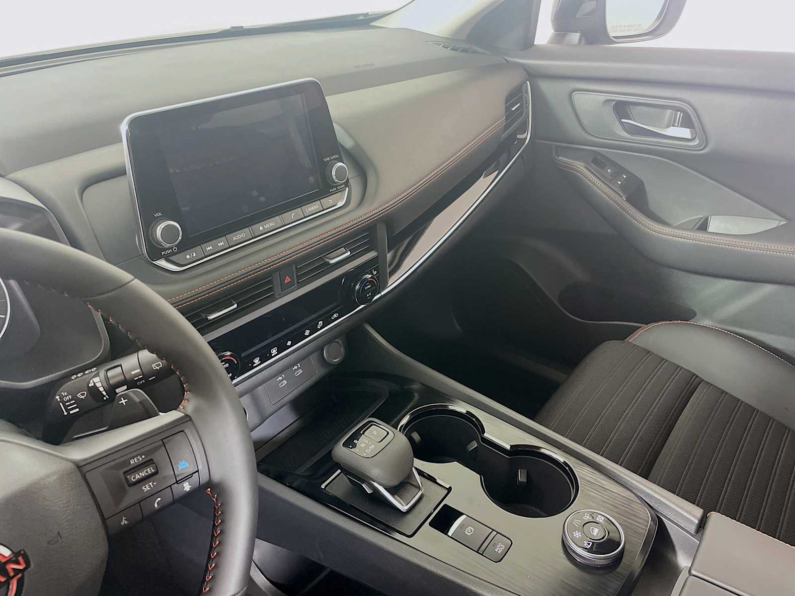 2025 Nissan Rogue photo 19
