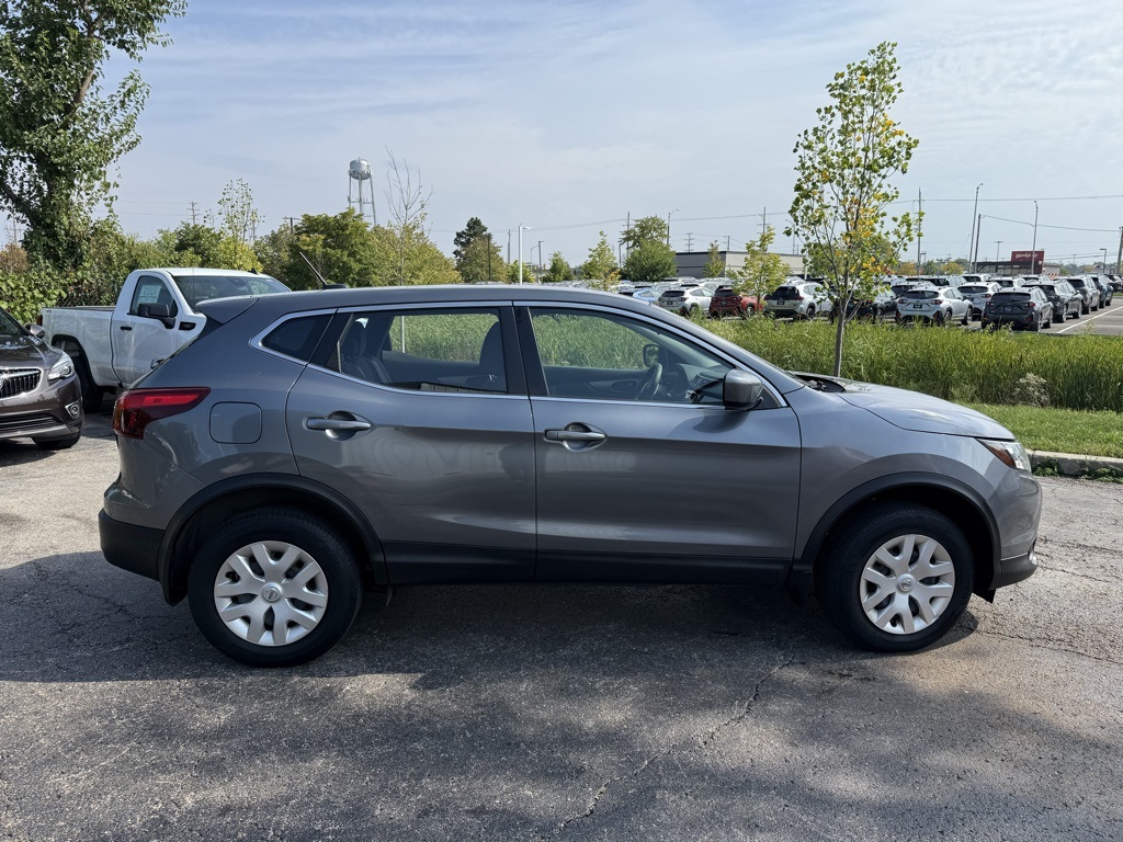 2018 Nissan Rogue Sport S photo 22