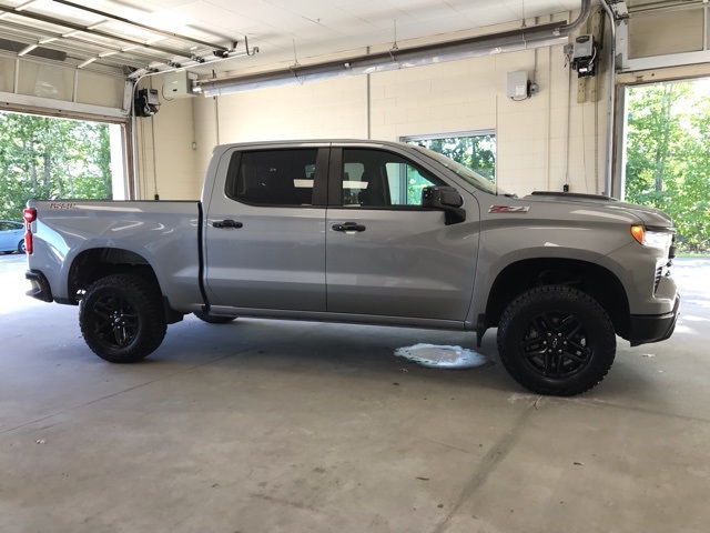 2024 Chevrolet Silverado 1500 LT Trail Boss photo 2