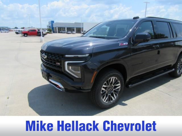 2025 Chevrolet Suburban Z71 photo 2