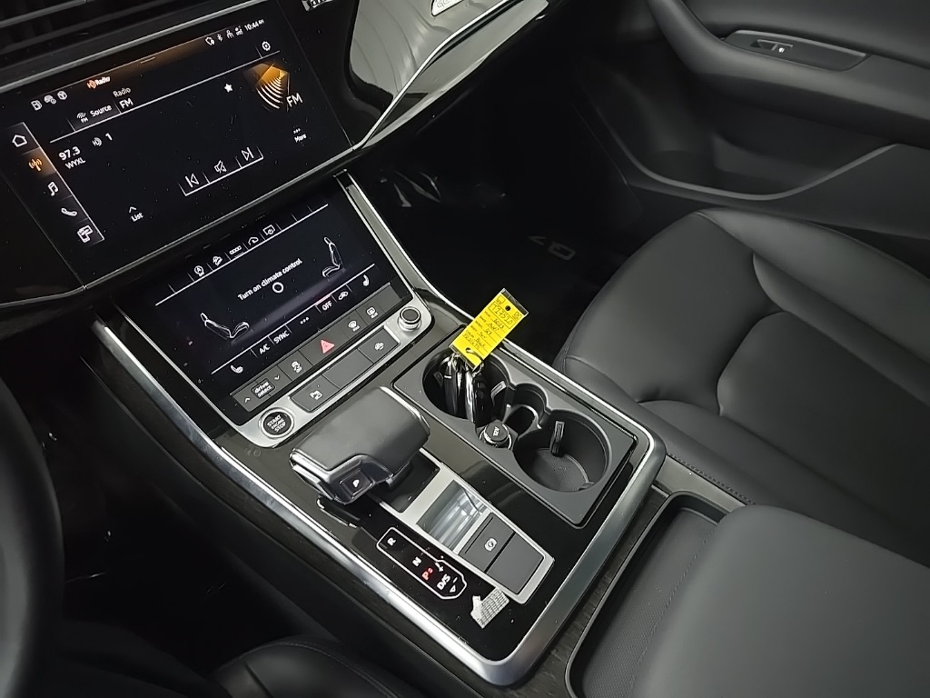 2023 Audi Q7 55 Premium photo 25