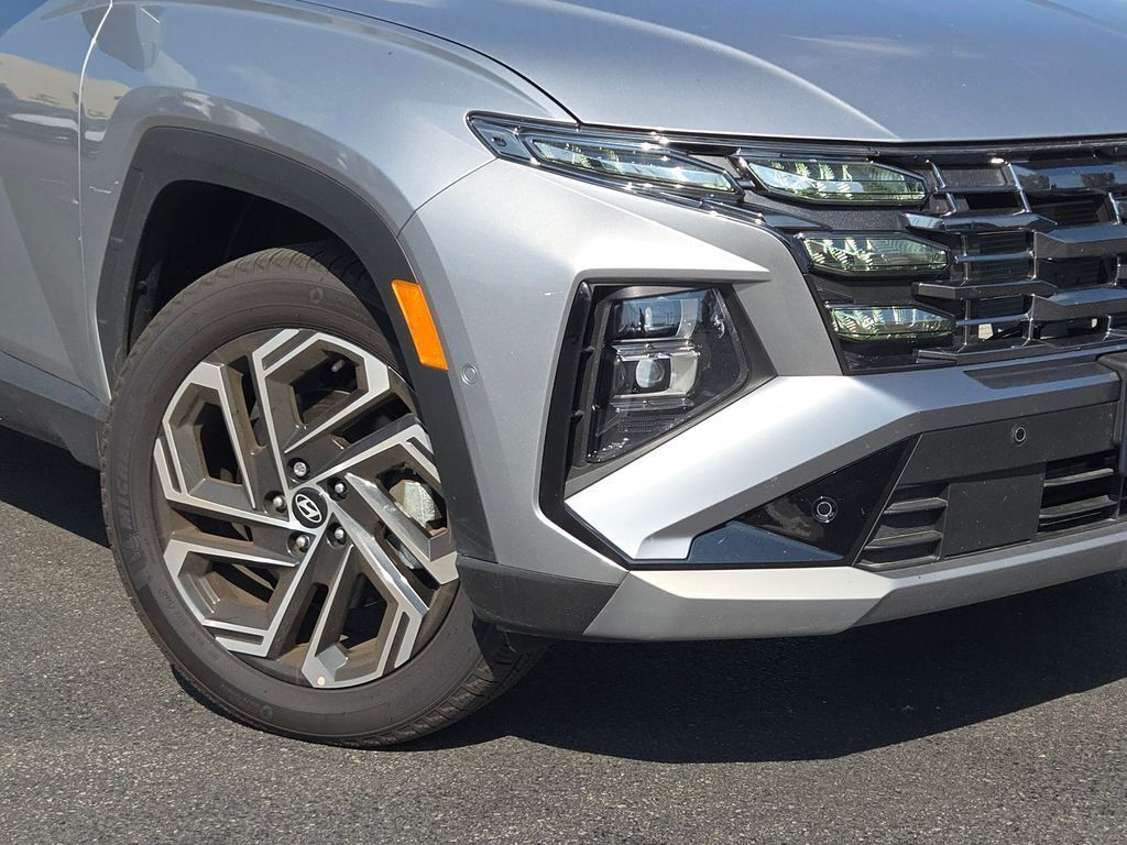 2025 Hyundai Tucson Limited photo 3