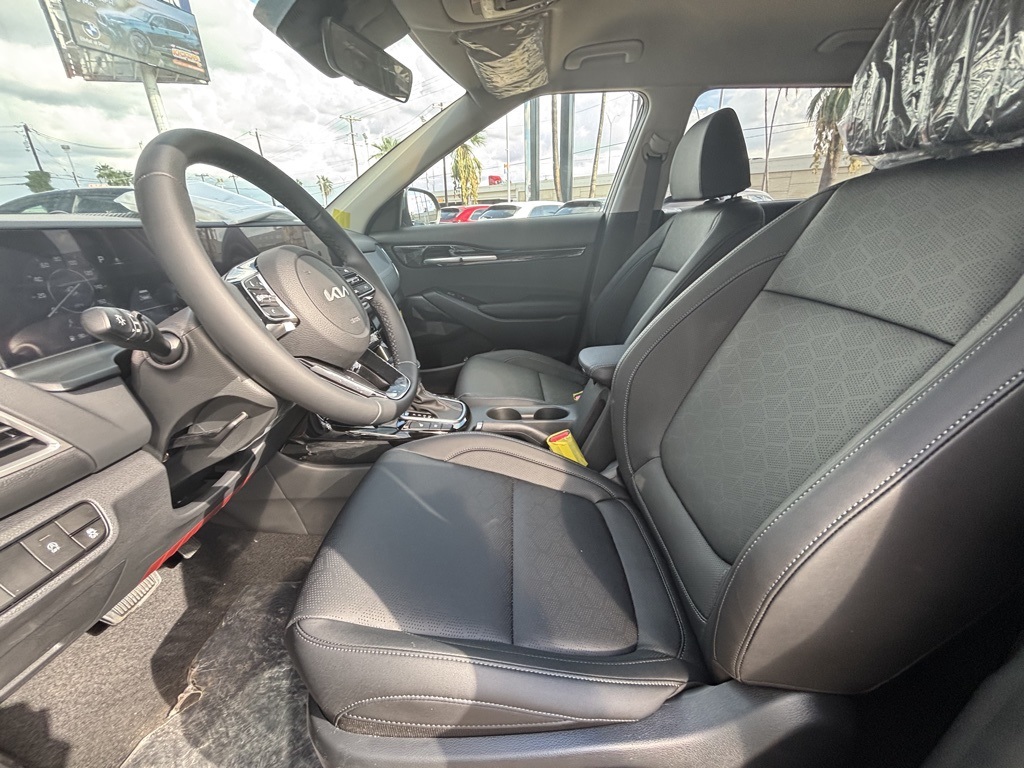 2026 Kia Seltos EX photo 12