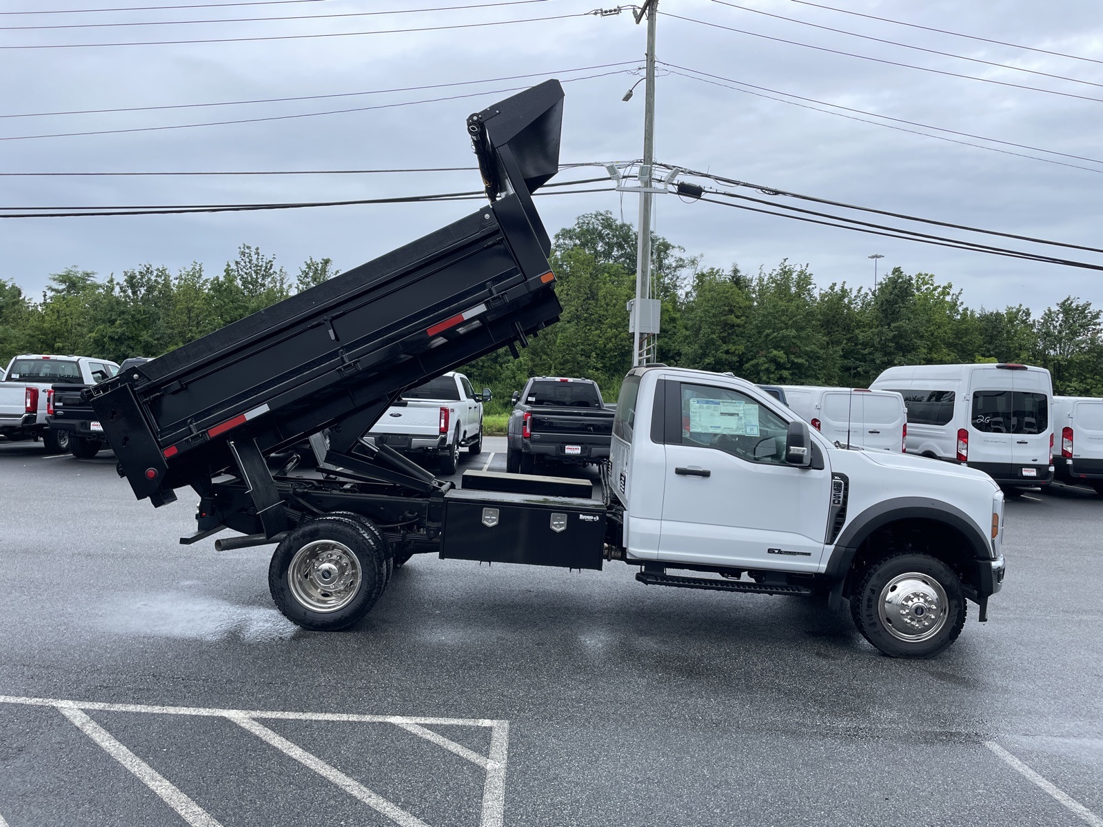 2024 Ford F-550 photo 28