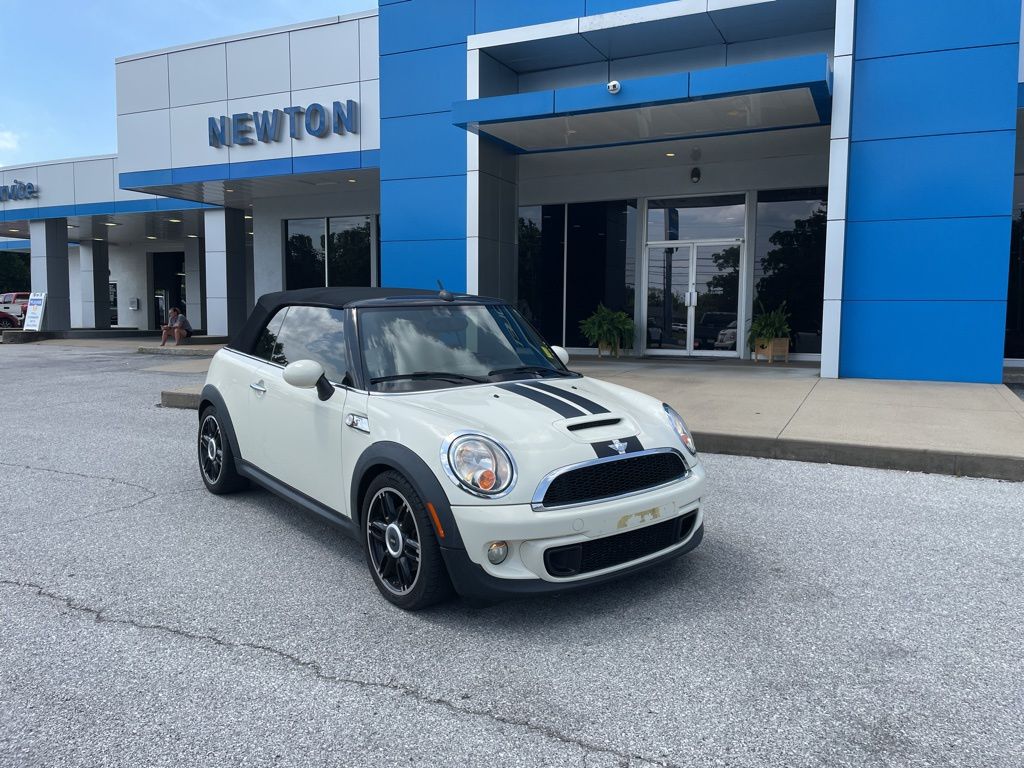 Used 2013 MINI Cooper S with VIN WMWZP3C53DT551116 for sale in Russellville, KY