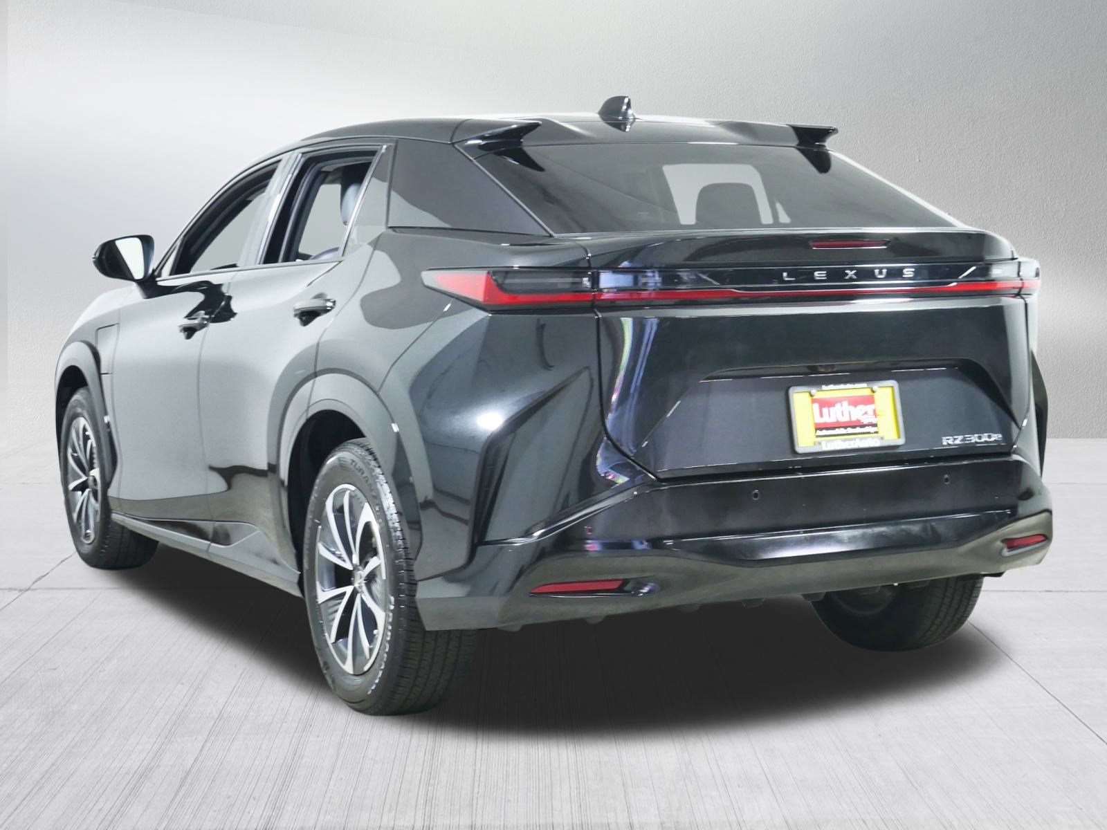 2024 Lexus RZ 300e Luxury photo 5