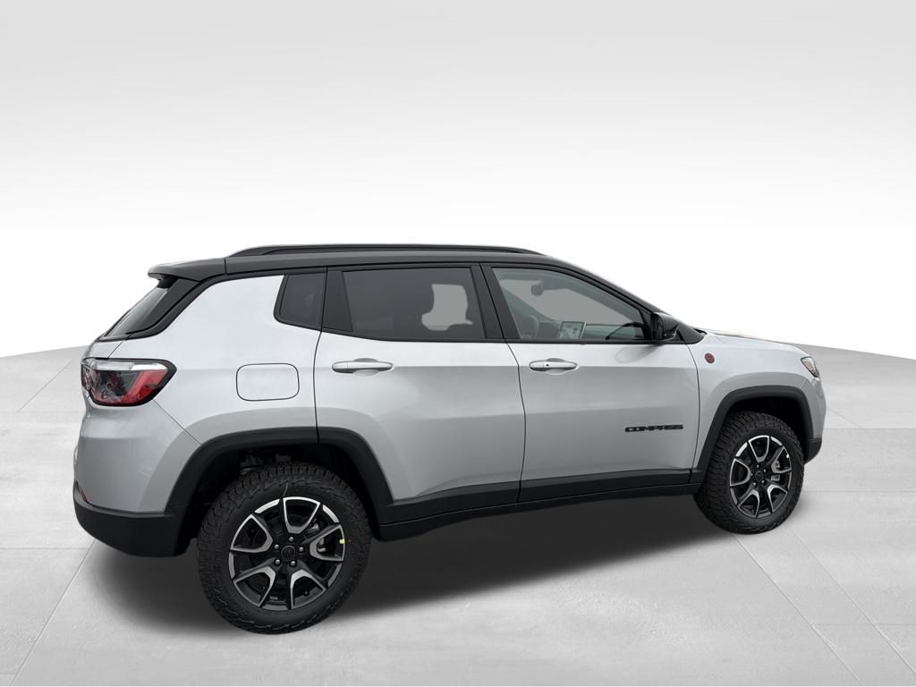 2026 Jeep Compass Trailhawk photo 4