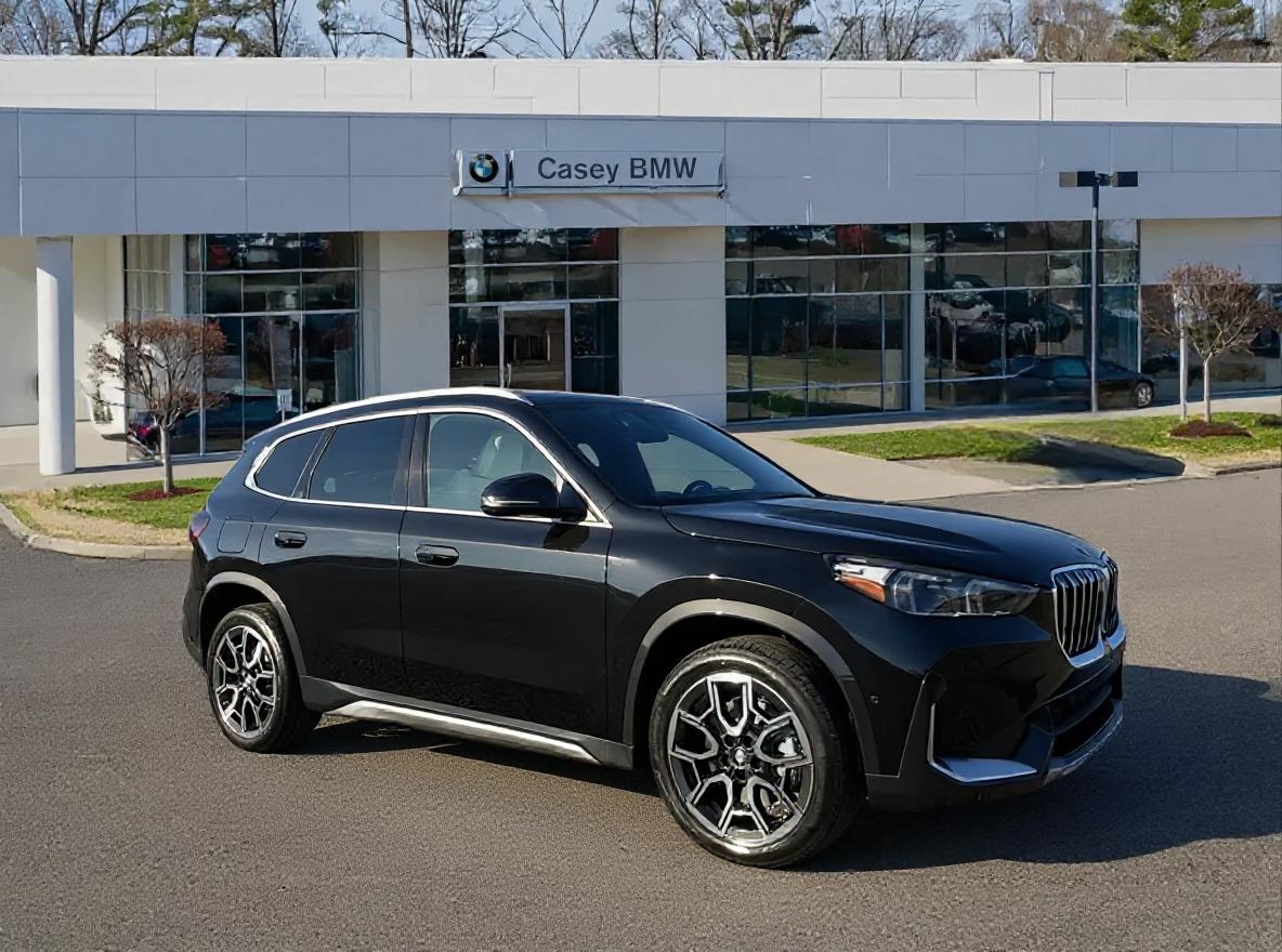 2026 BMW X1 28i's photo