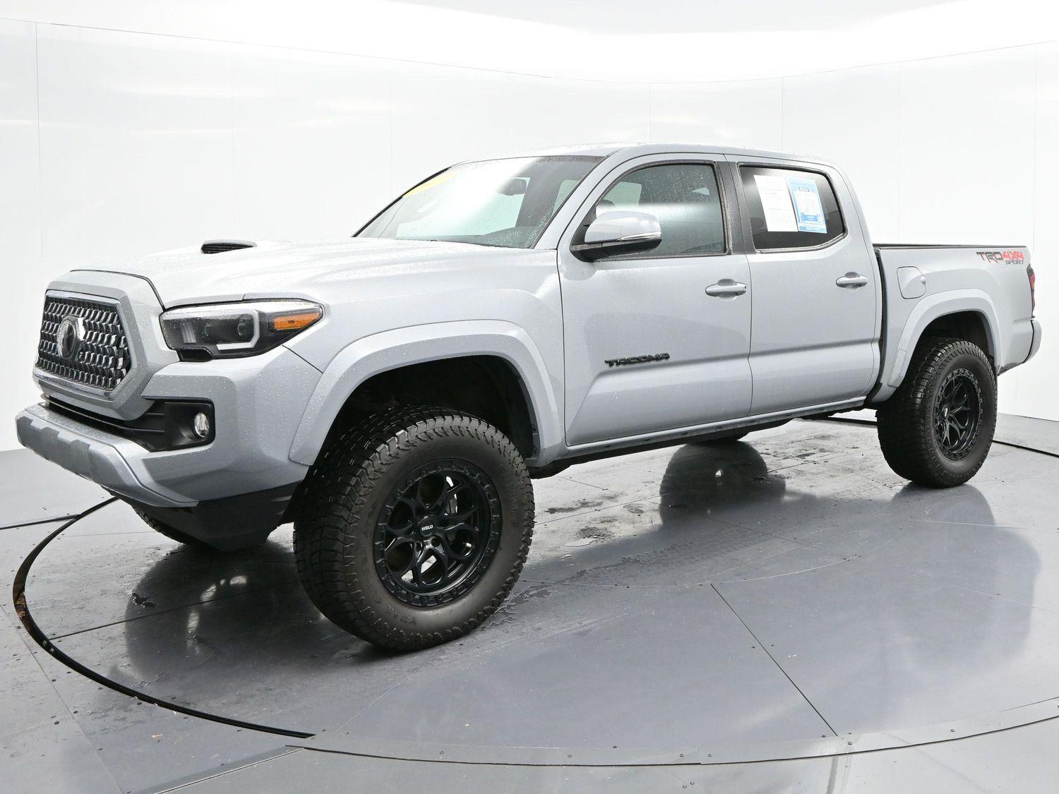 2019 Toyota Tacoma TRD Sport photo 3