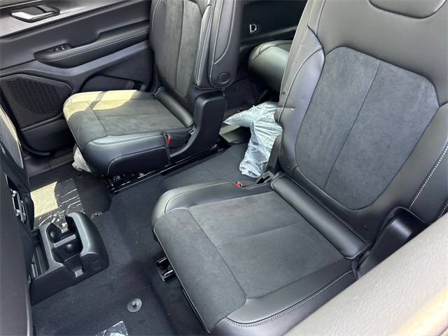 2025 Jeep Grand Cherokee Altitude X photo 28