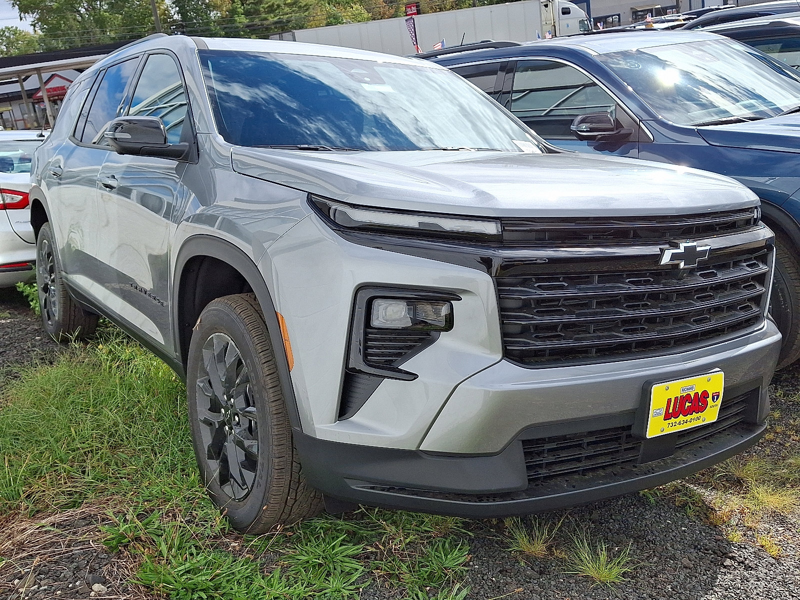 2026 Chevrolet Traverse photo 2