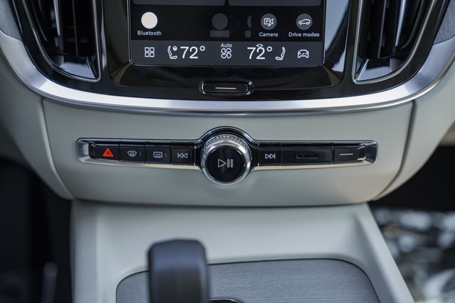 2026 Volvo V60 Cross Country B5 Plus photo 17