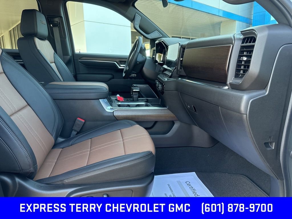 2024 Chevrolet Silverado 1500 High Country photo 14