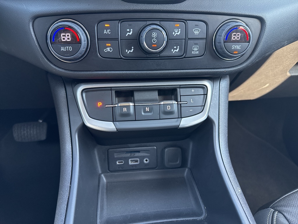 2024 Gmc Terrain SLT photo 13