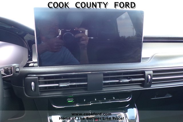 2023 Lincoln Corsair Standard photo 4