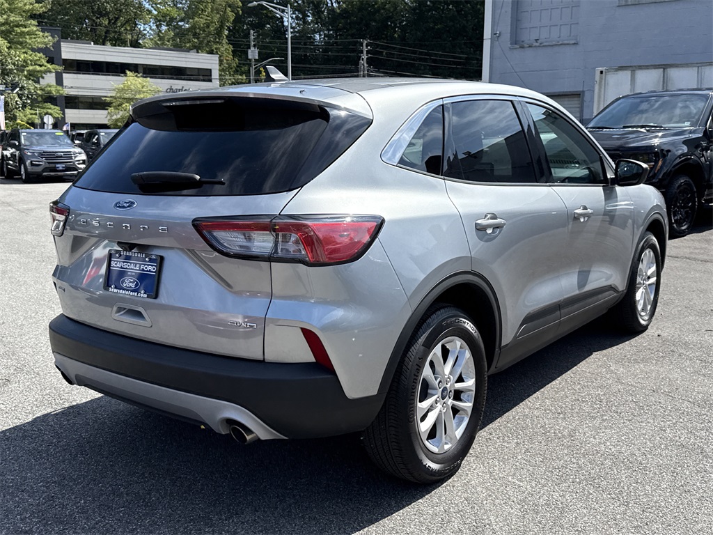2022 Ford Escape SE photo 4