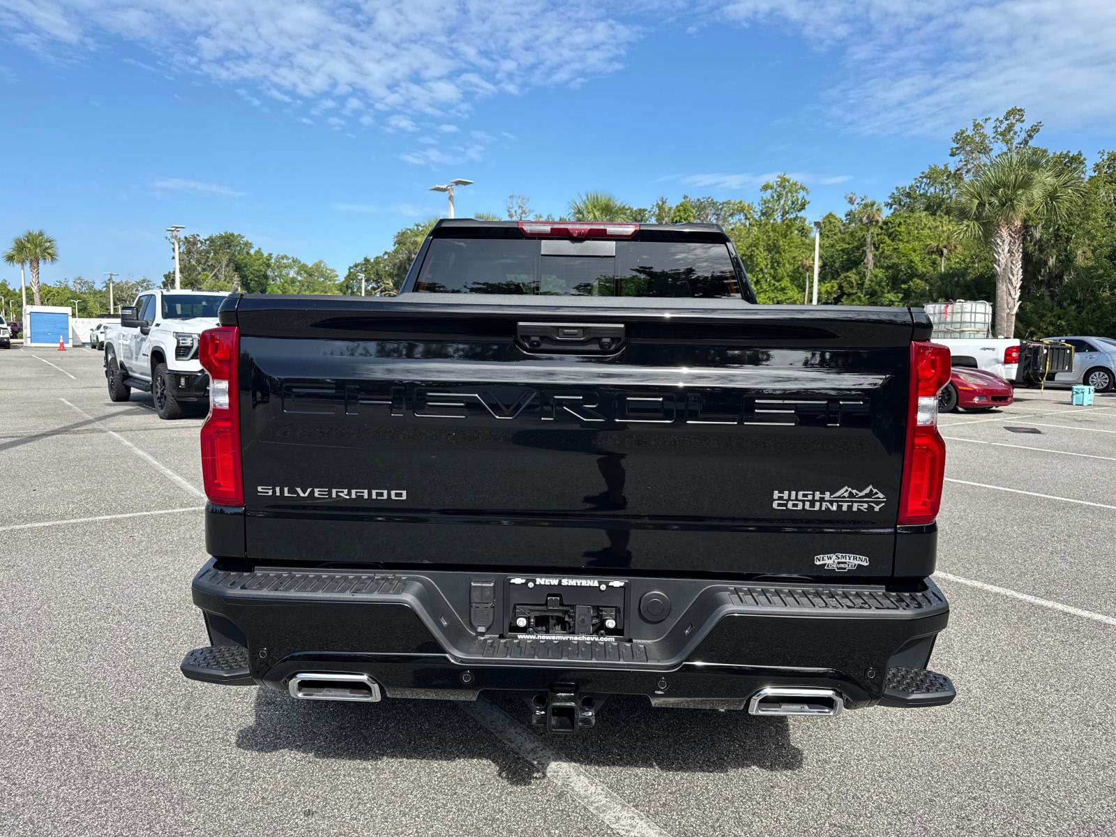 2025 Chevrolet Silverado 1500 High Country photo 3