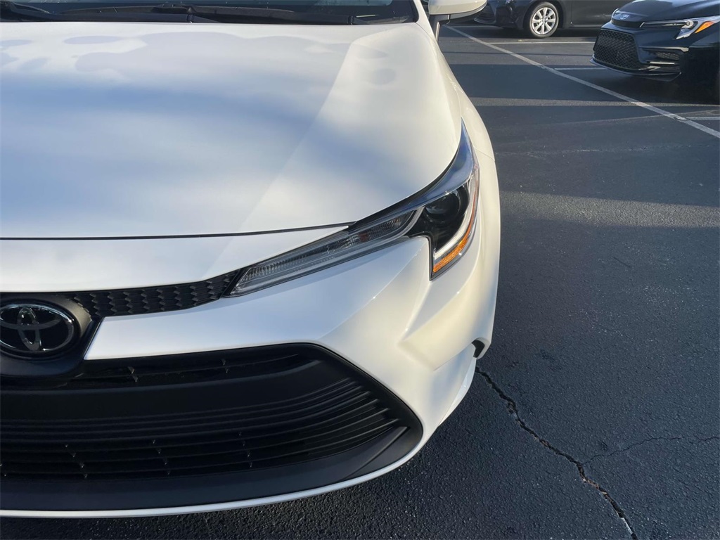 2025 Toyota Corolla LE photo 10