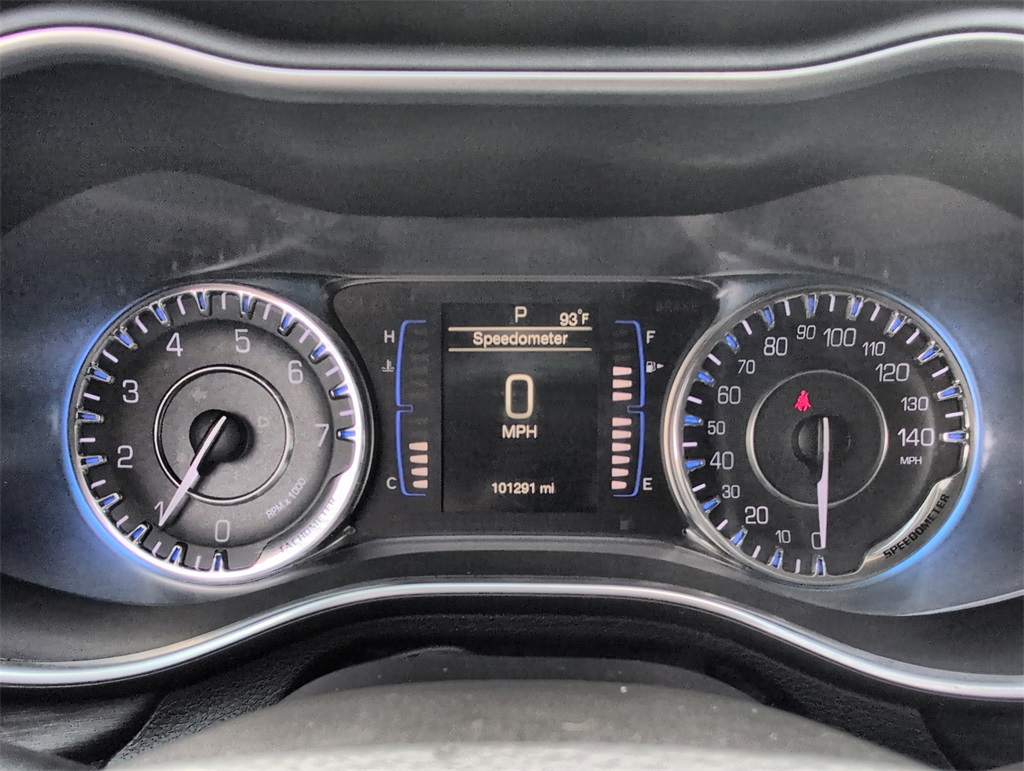 2017 Chrysler 200 Limited photo 14