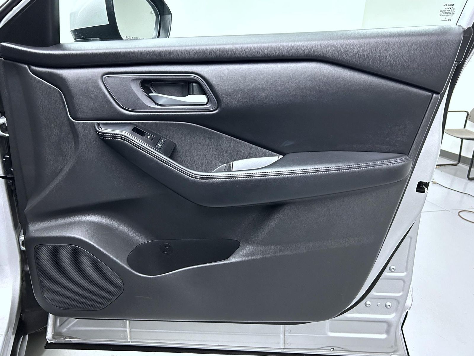 2024 Nissan Rogue SV photo 13