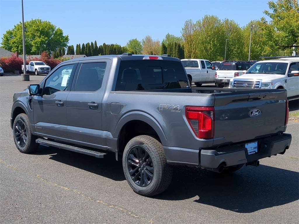 2025 Ford F-150 XLT photo 3