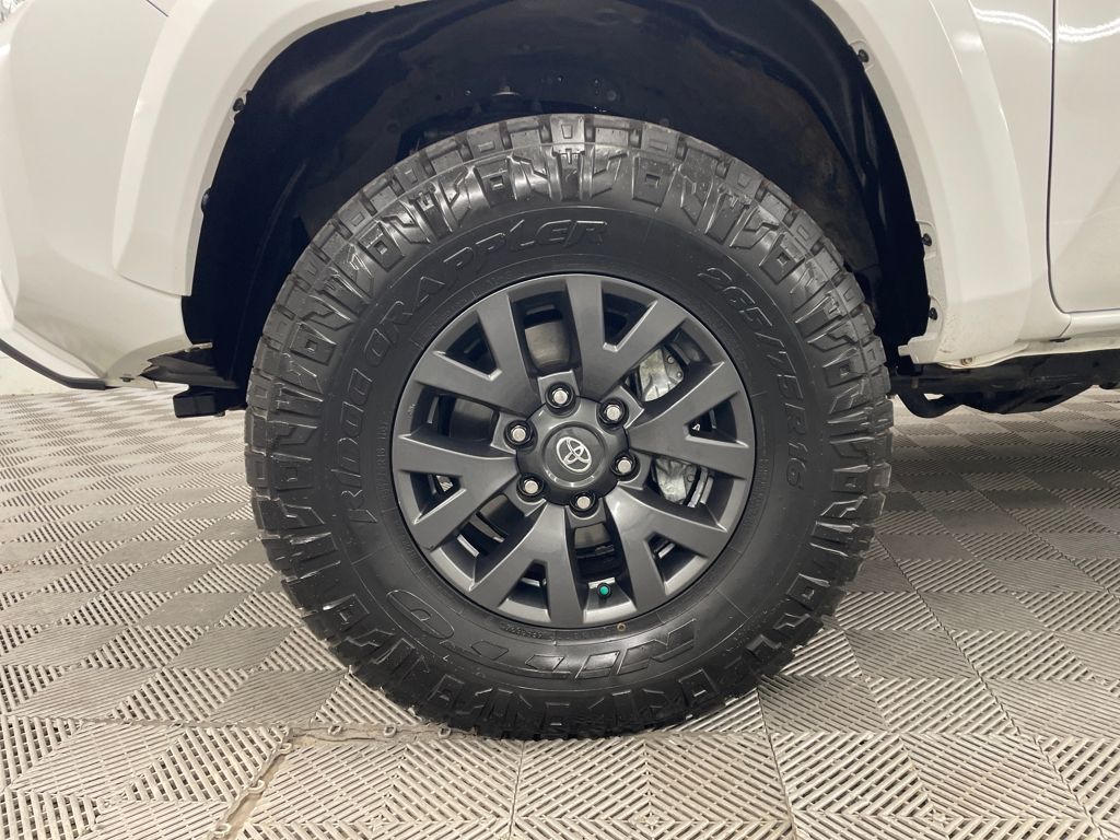 2023 Toyota Tacoma SR5 photo 14