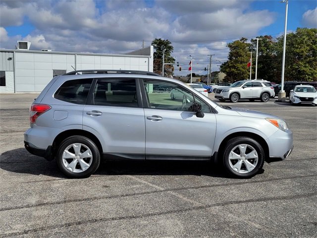 2015 Subaru Forester 2.5i Premium photo 2