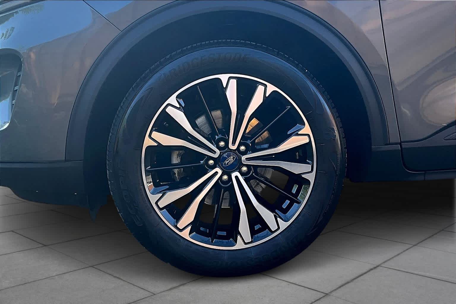 2022 Ford Escape SE photo 9