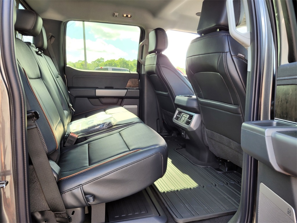 2025 Ford F-350 Lariat photo 11