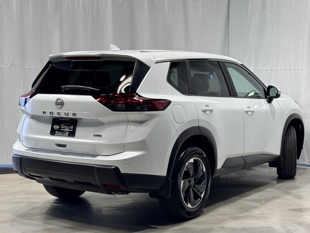 2025 Nissan Rogue SV AWD photo 4