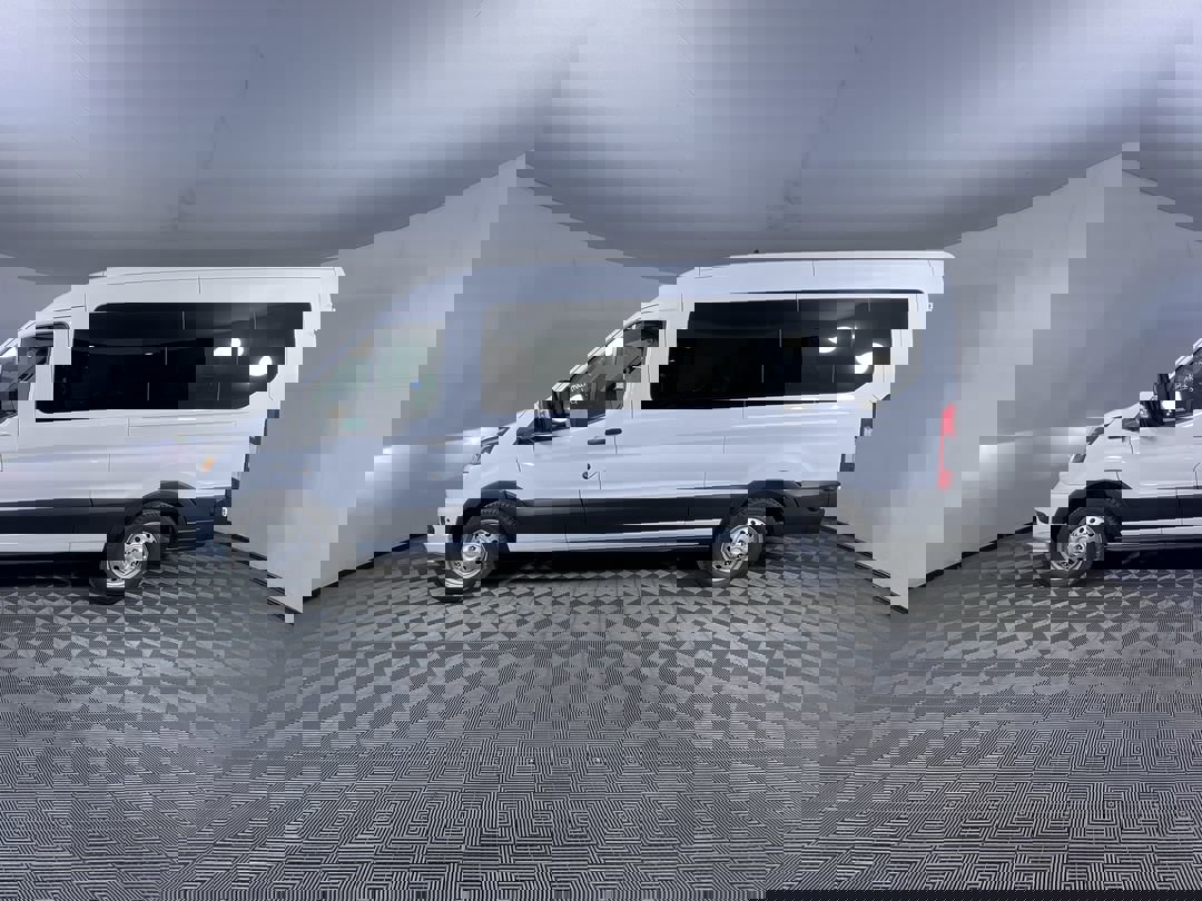 2025 Ford Transit Passenger XLT photo 4