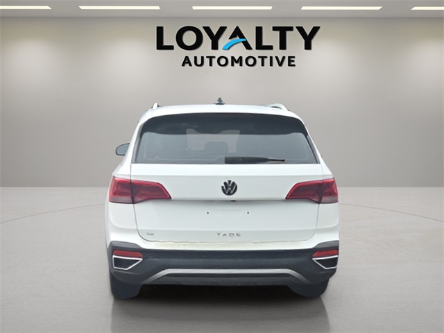 2024 Volkswagen Taos SE photo 4