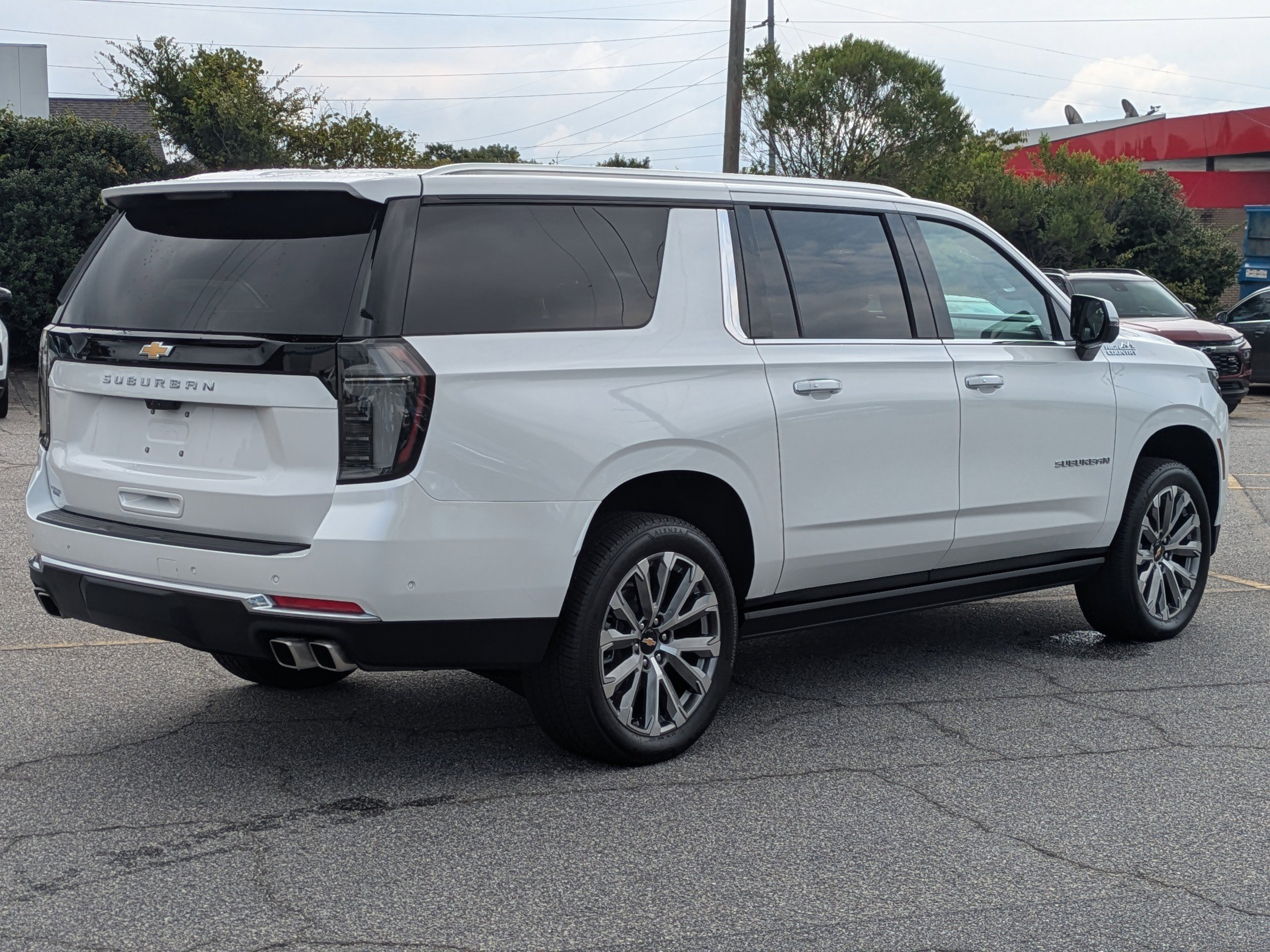 2025 Chevrolet Suburban High Country photo 3