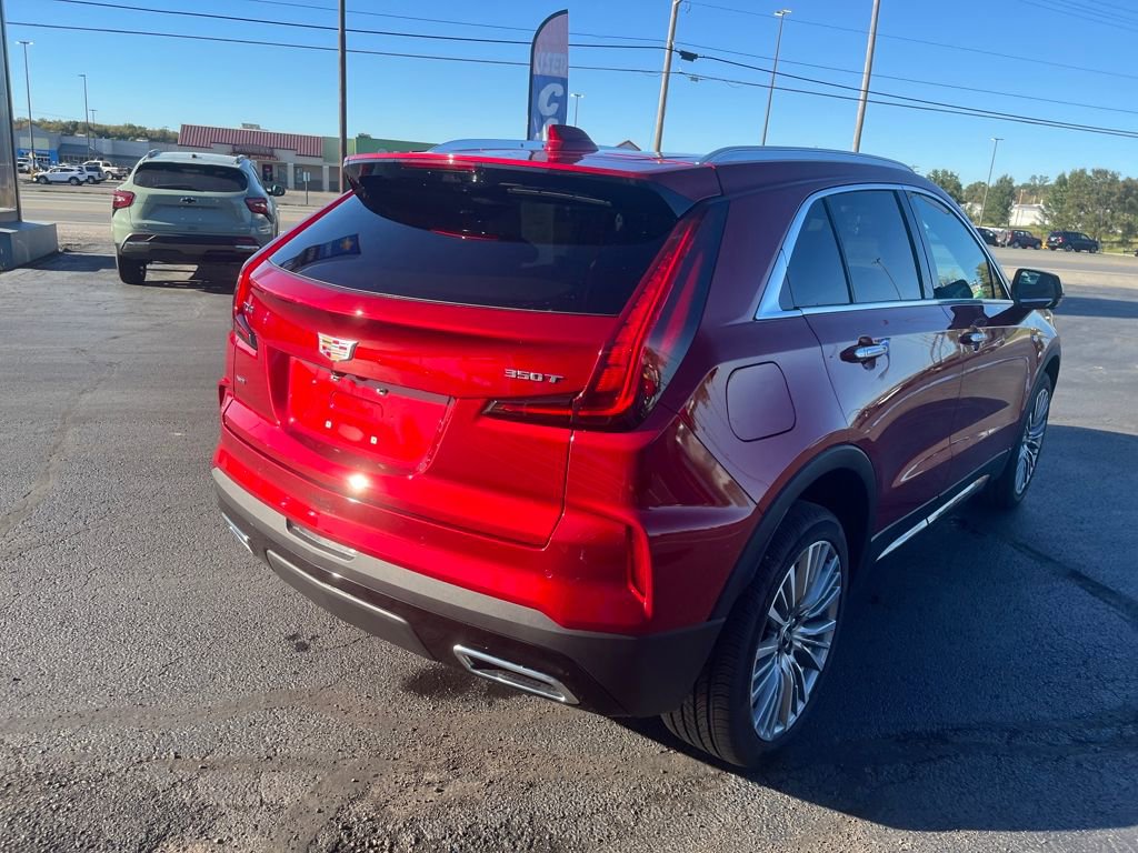 2025 Cadillac XT4 Premium Luxury photo 4