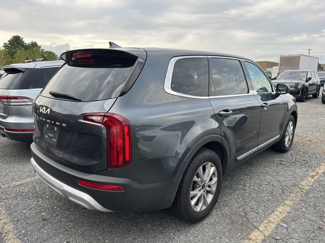 2022 Kia Telluride LX photo 3