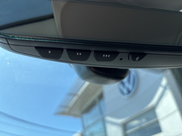2025 Volkswagen Taos SE photo 14