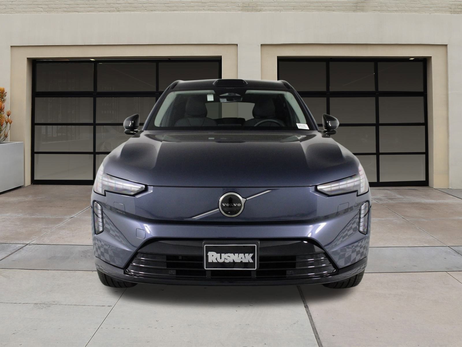 2025 Volvo EX90 Twin Motor Plus photo 2