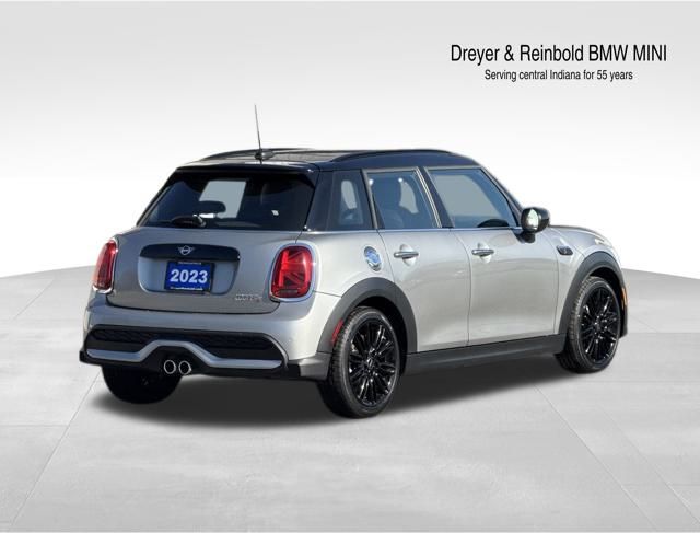 2023 Mini Cooper 4 Door Hardtop Signature photo 3