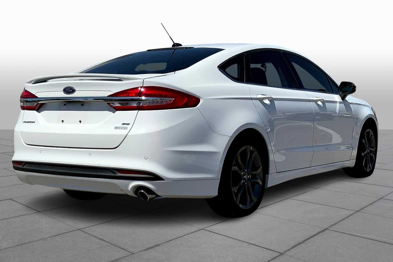 2018 Ford Fusion SE photo 10