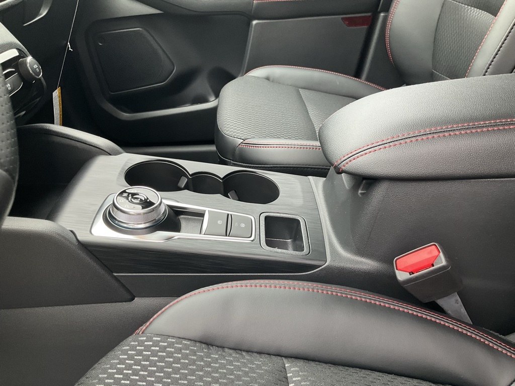2025 Ford Escape ST-Line photo 14