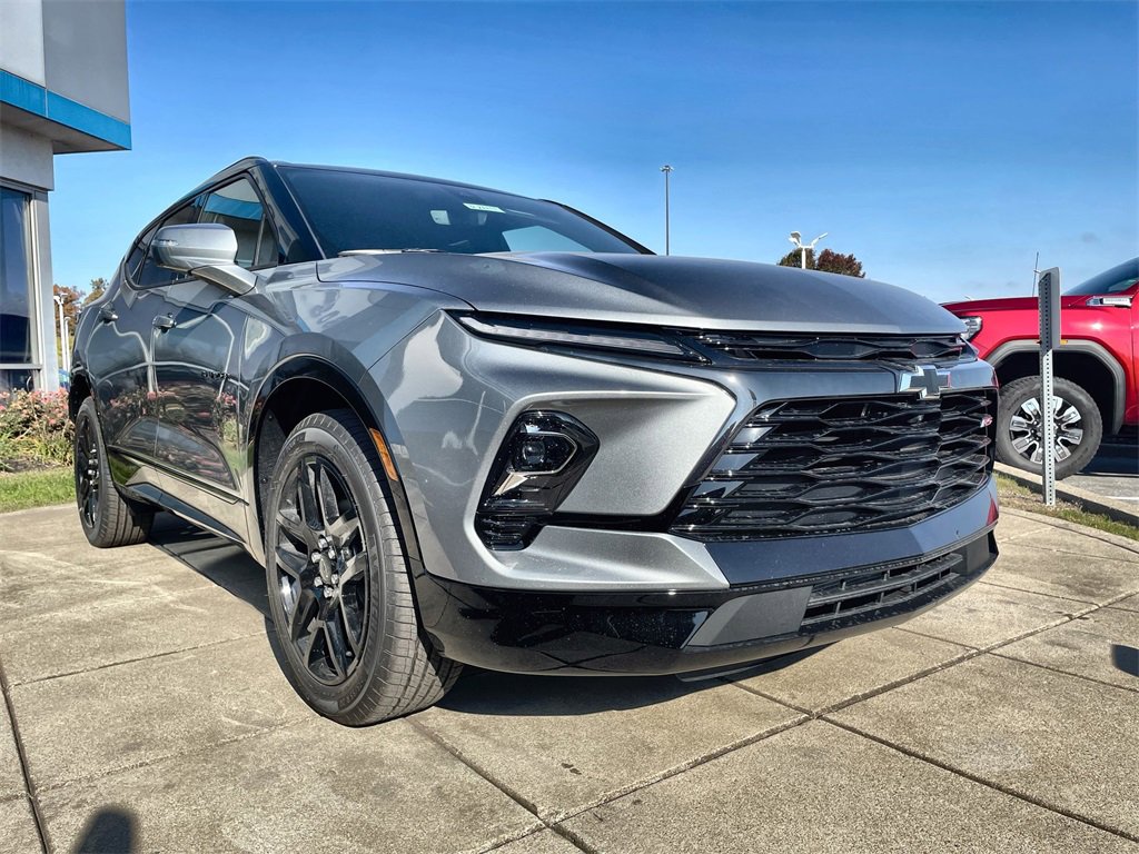 2026 Chevrolet Blazer RS photo 2