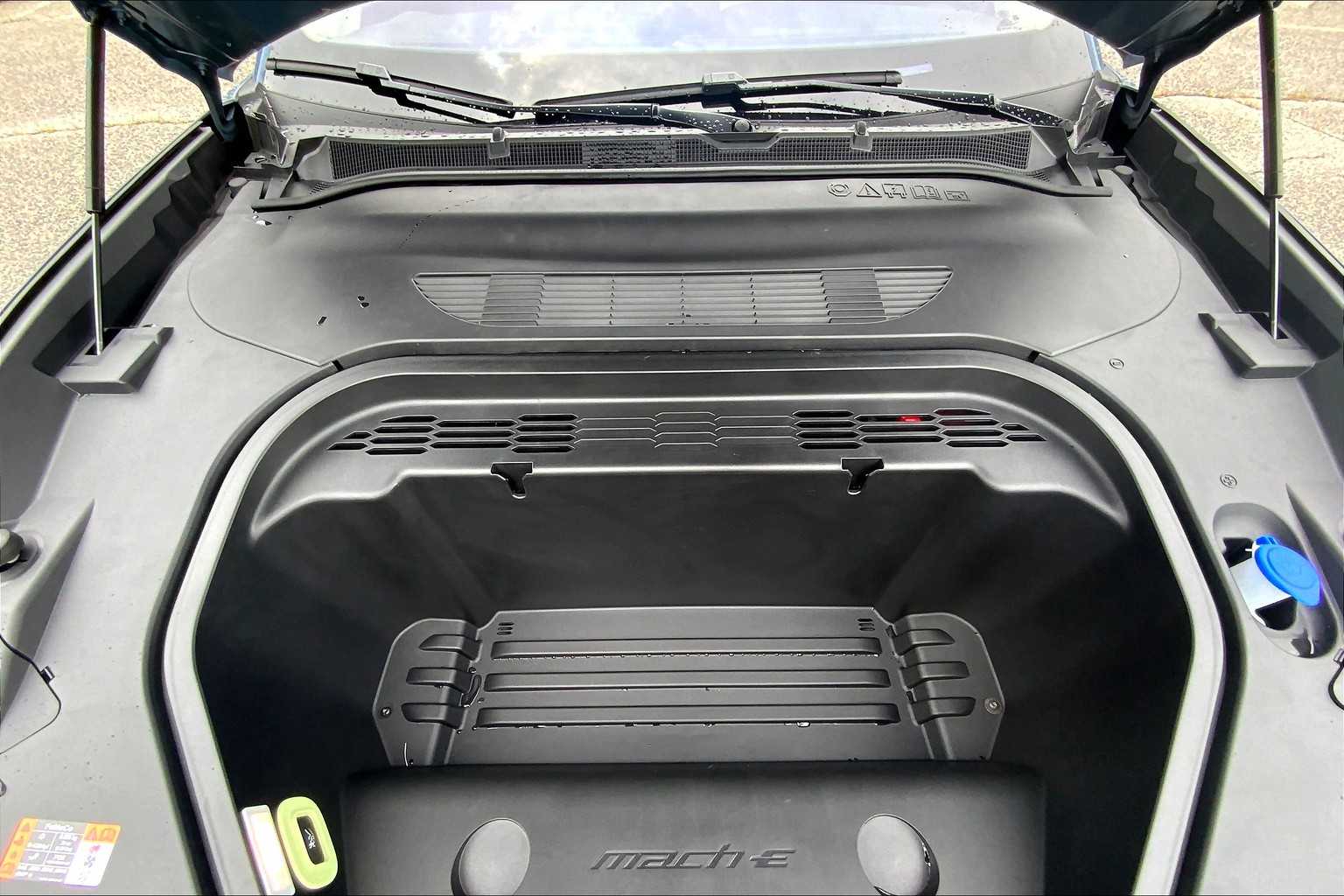 2024 Ford Mustang Mach-E Premium photo 27